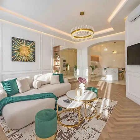 Luxurious Charming E47 Center By Prestige Homes Budapest