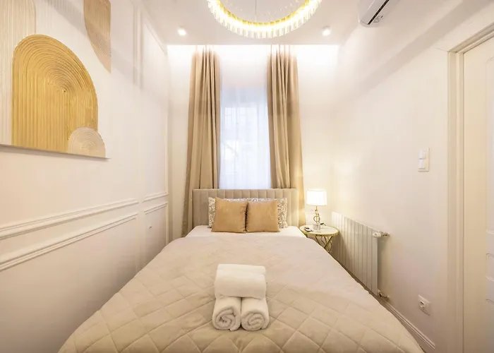 Luxurious Charming E47 Center By Prestige Homes Apartmán