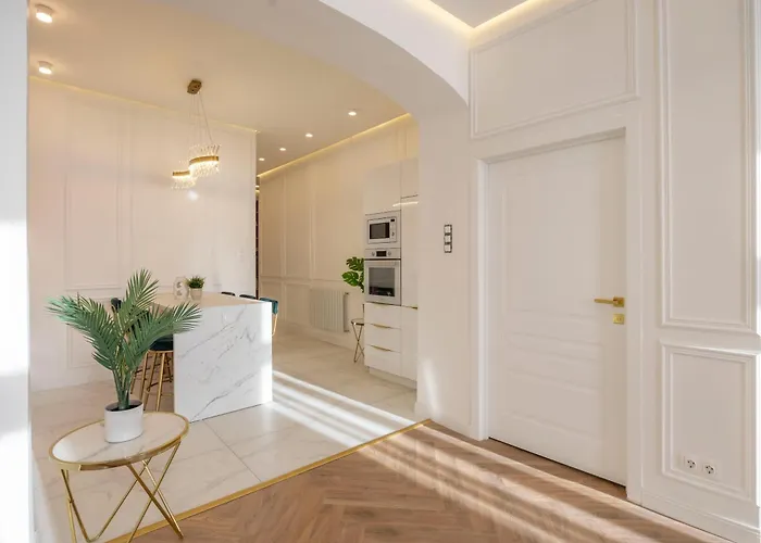 Luxurious Charming E47 Center By Prestige Homes *