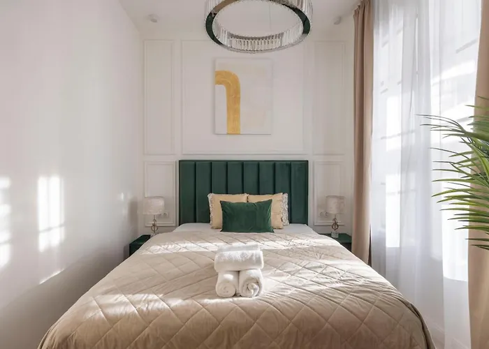 Luxurious Charming E47 Center By Prestige Homes Apartmán
