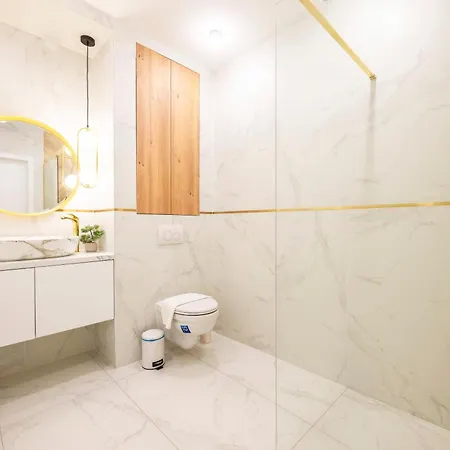 Luxurious Charming E47 Center By Prestige Homes Budapesta