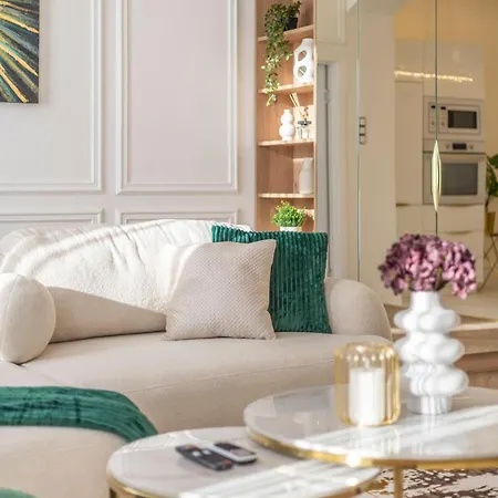Luxurious Charming E47 Center By Prestige Homes Budapesta