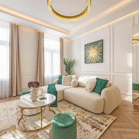 Luxurious Charming E47 Center By Prestige Homes Apartament *