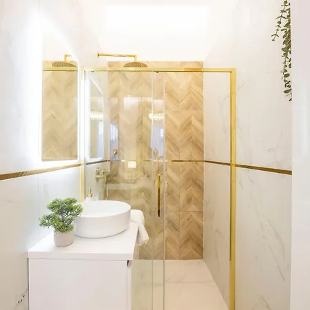 Luxurious Charming E47 Center By Prestige Homes Budapesta