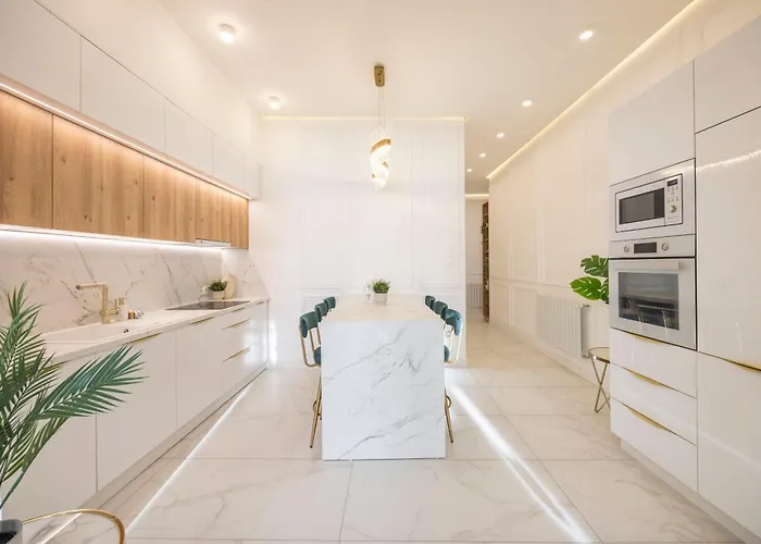 Luxurious Charming E47 Center By Prestige Homes