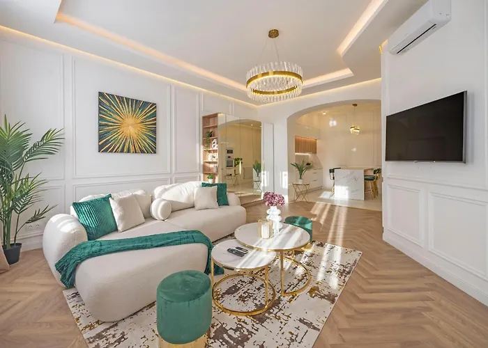 Luxurious Charming E47 Center By Prestige Homes Budapest