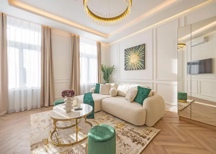 Luxurious Charming E47 Center By Prestige Homes Lejlighed *